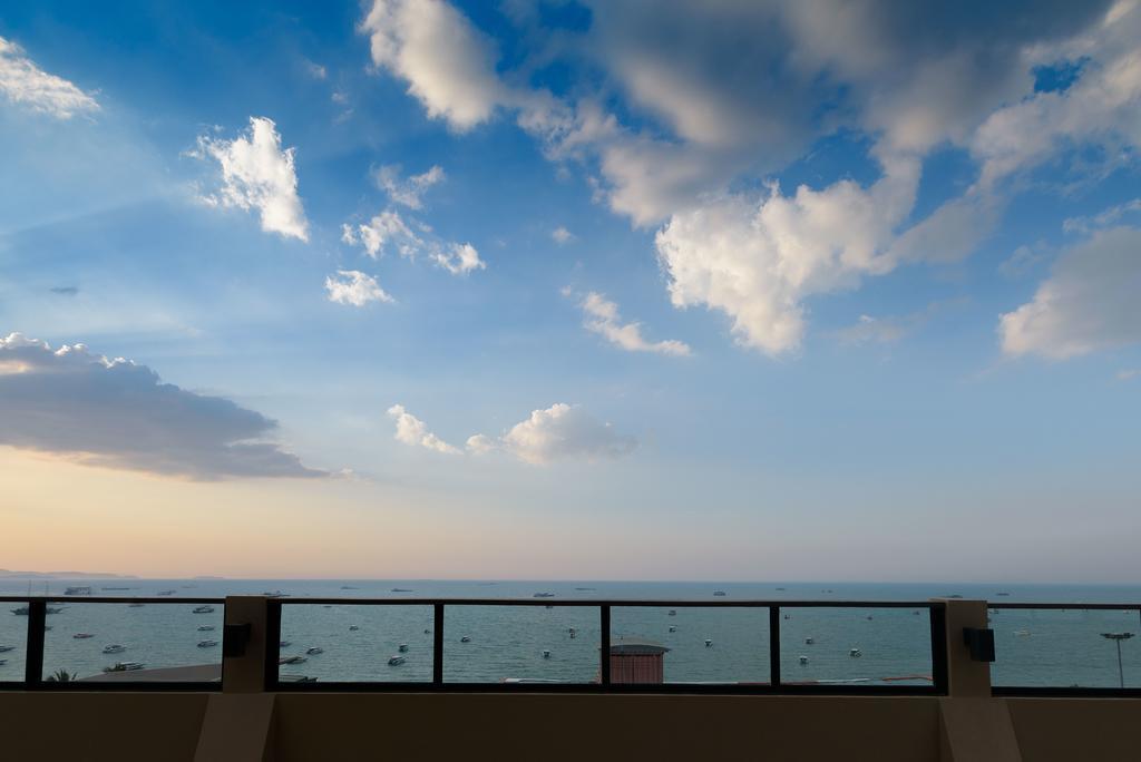 Deep Blue Z10 Hotel Pattaya Exterior foto